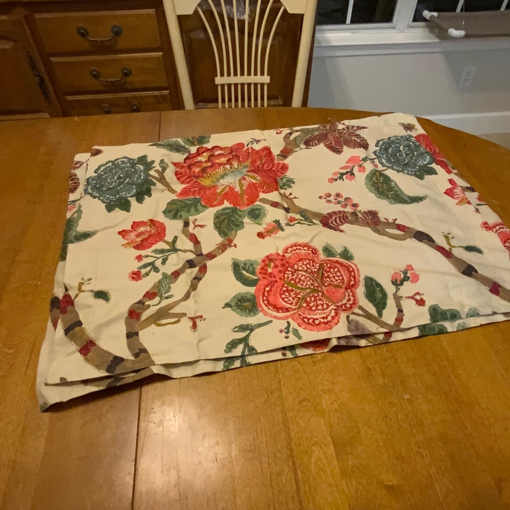 Ralph Lauren Teagan Floral Queen Comforter & 2 Pillow Shams; NEVER used.